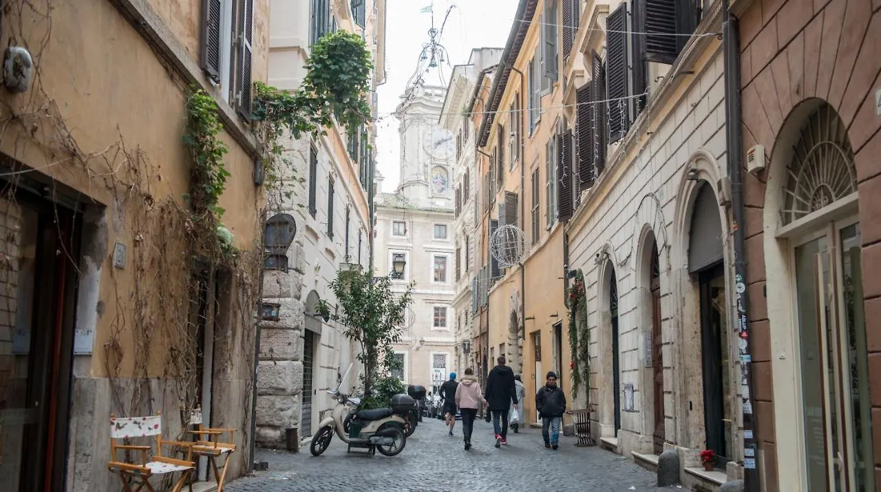 Plum Guide - Icarus Apartment Rome